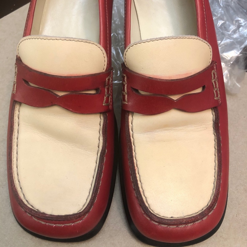 Women Coach red leather loafer